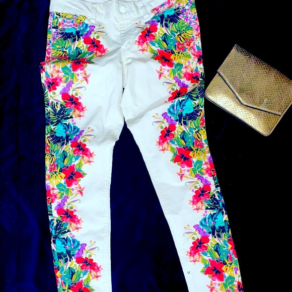 Beautiful Flower Design Pants - Picture 1 of 3